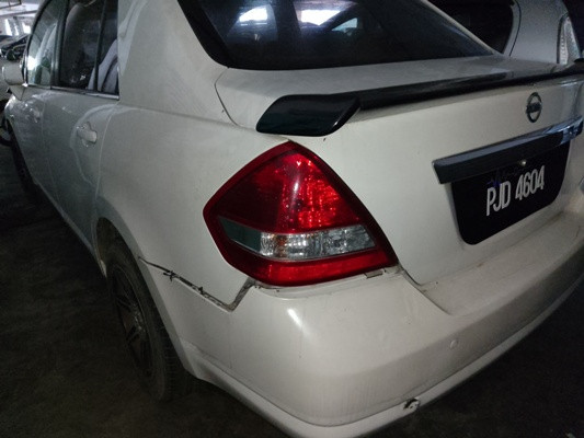 NISSAN LATIO 1.6 ST (A) SEDAN