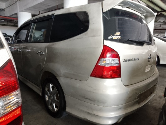 NISSAN GRAND LIVINA 1.8 (A)