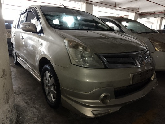NISSAN GRAND LIVINA 1.8 (A)