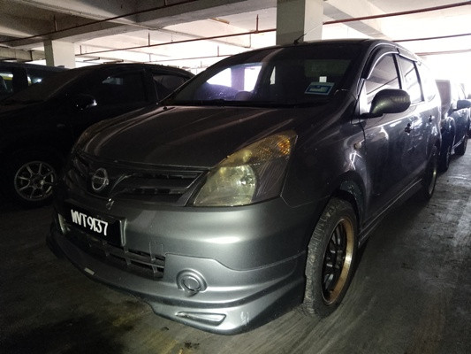 NISSAN GRAND LIVINA 1.6 (A)