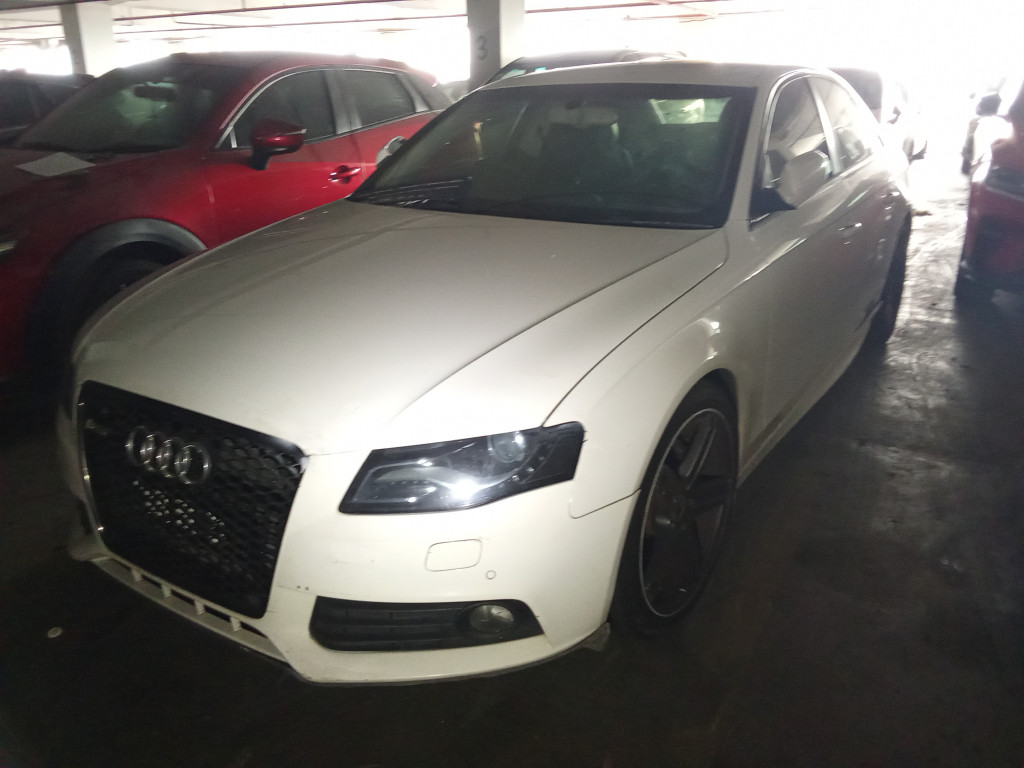 AUDI - A4 B8 TFSI S Line Multitronic 1.8DiT [IMP]