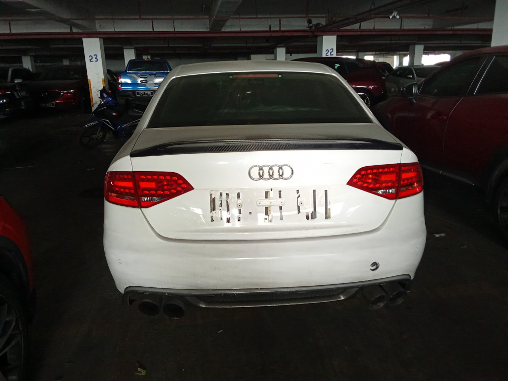 AUDI - A4 B8 TFSI S Line Multitronic 1.8DiT [IMP]