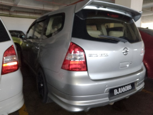 NISSAN GRAND LIVINA 1.8 (A)