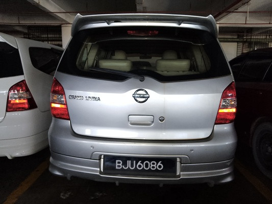 NISSAN GRAND LIVINA 1.8 (A)