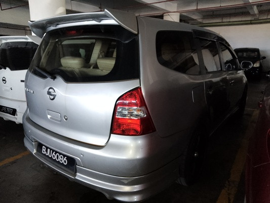 NISSAN GRAND LIVINA 1.8 (A)