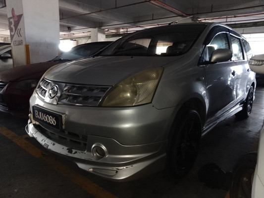 NISSAN GRAND LIVINA 1.8 (A)