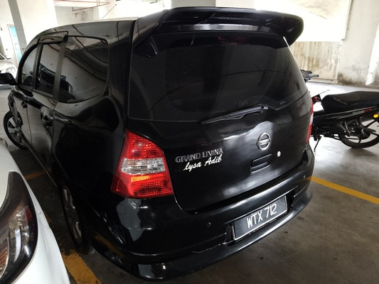 NISSAN GRAND LIVINA 1.6 (A)