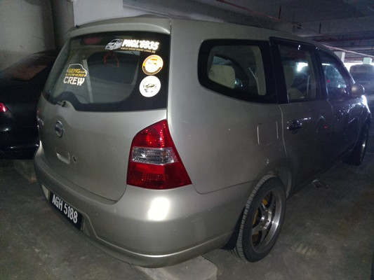 NISSAN GRAND LIVINA 1.6 (A)