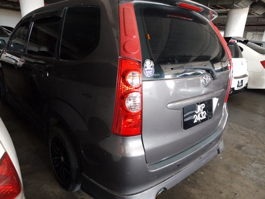 TOYOTA AVANZA 1.3 E (M)