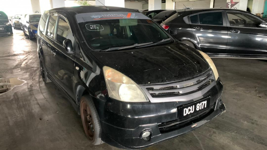 NISSAN GRAND LIVINA 1.8 (A)