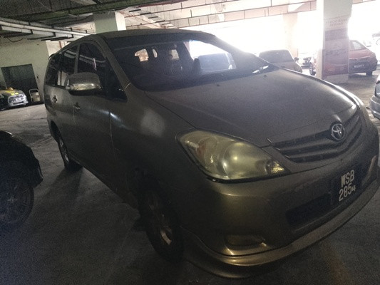 TOYOTA INNOVA 2.0 E (A)