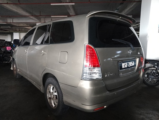 TOYOTA INNOVA 2.0 E (A)