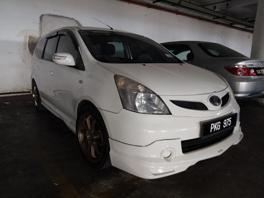 NISSAN GRAND LIVINA 1.6 (M)
