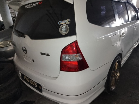 NISSAN GRAND LIVINA 1.6 (M)