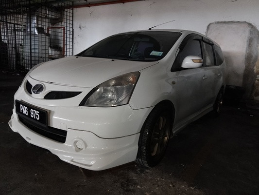 NISSAN GRAND LIVINA 1.6 (M)