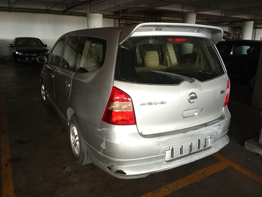 NISSAN GRAND LIVINA 1.6 (M)