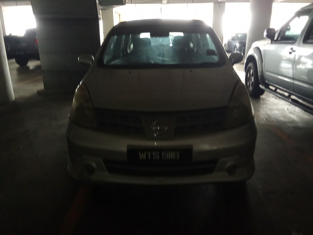 NISSAN GRAND LIVINA 1.6 (M)