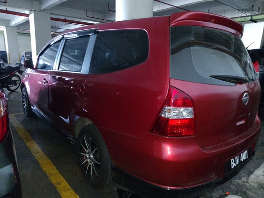NISSAN GRAND LIVINA 1.6 (A)