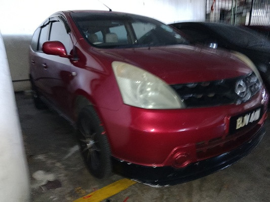 NISSAN GRAND LIVINA 1.6 (A)