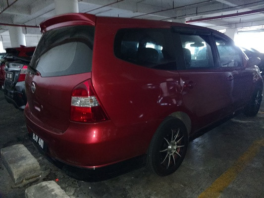NISSAN GRAND LIVINA 1.6 (A)