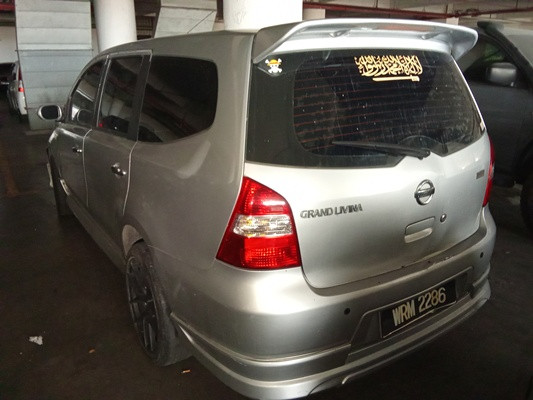 NISSAN GRAND LIVINA 1.8 (A)