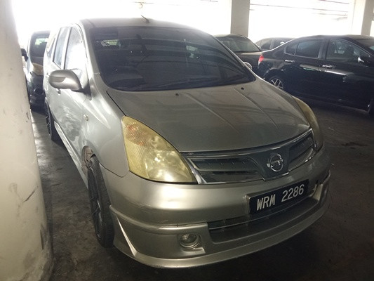 NISSAN GRAND LIVINA 1.8 (A)