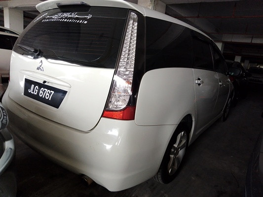 MITSUBISHI GRANDIS 2.4L