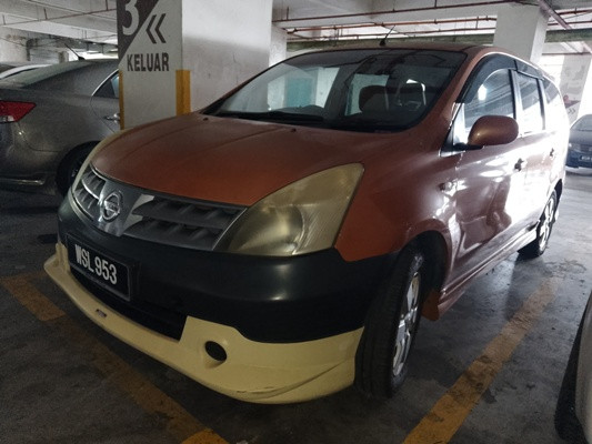 NISSAN GRAND LIVINA 1.6 (A)