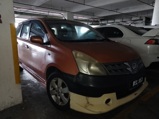 NISSAN GRAND LIVINA 1.6 (A)