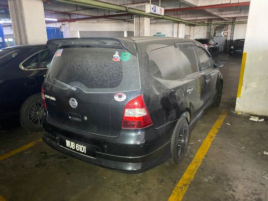 NISSAN GRAND LIVINA 1.6 (A)