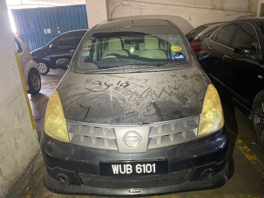 NISSAN GRAND LIVINA 1.6 (A)