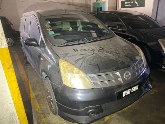 NISSAN GRAND LIVINA 1.6 (A)