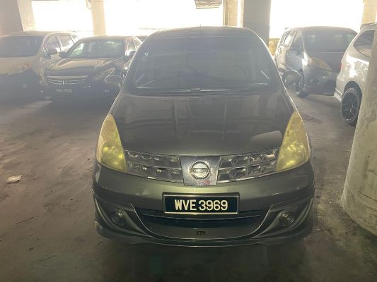 NISSAN GRAND LIVINA 1.8 (A)