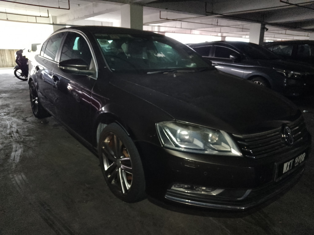 VOLKSWAGEN PASSAT 1.8 (A)