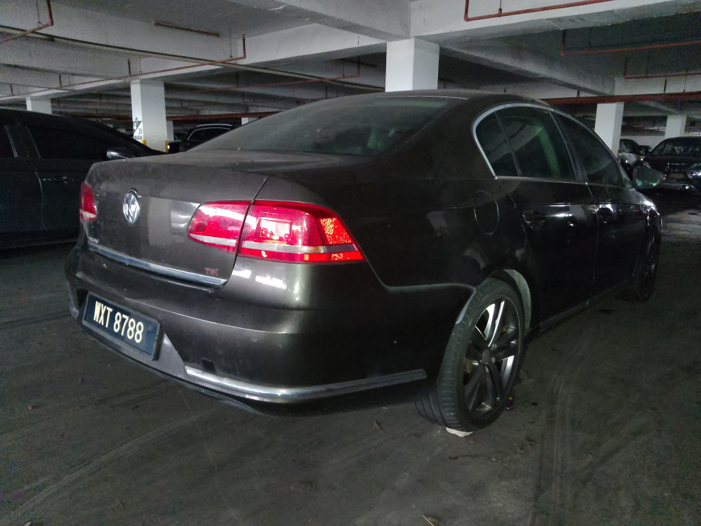 VOLKSWAGEN PASSAT 1.8 (A)