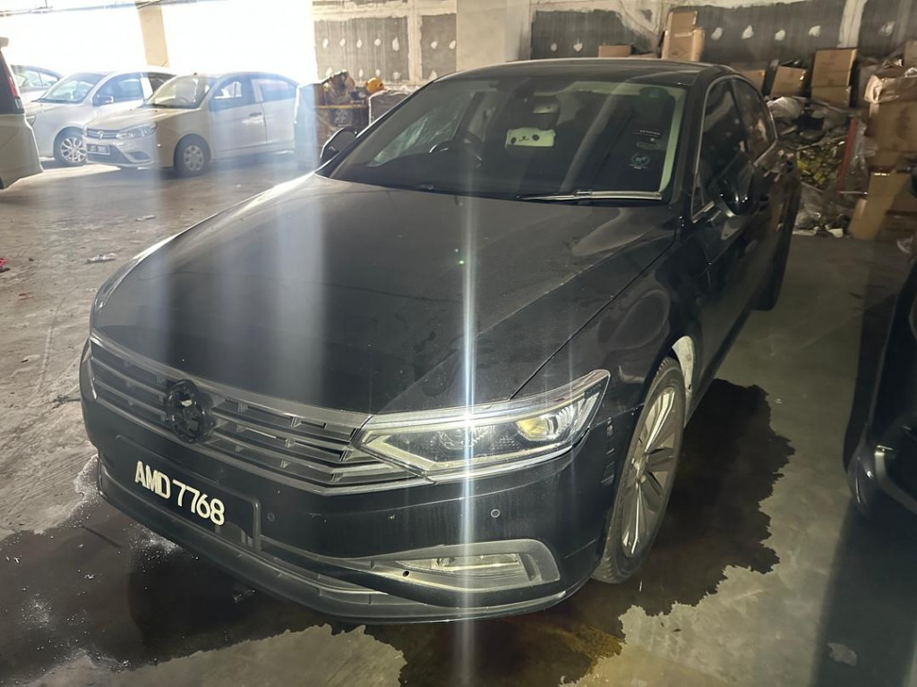 VOLKSWAGEN PASSAT 2.0 ELEGANCE