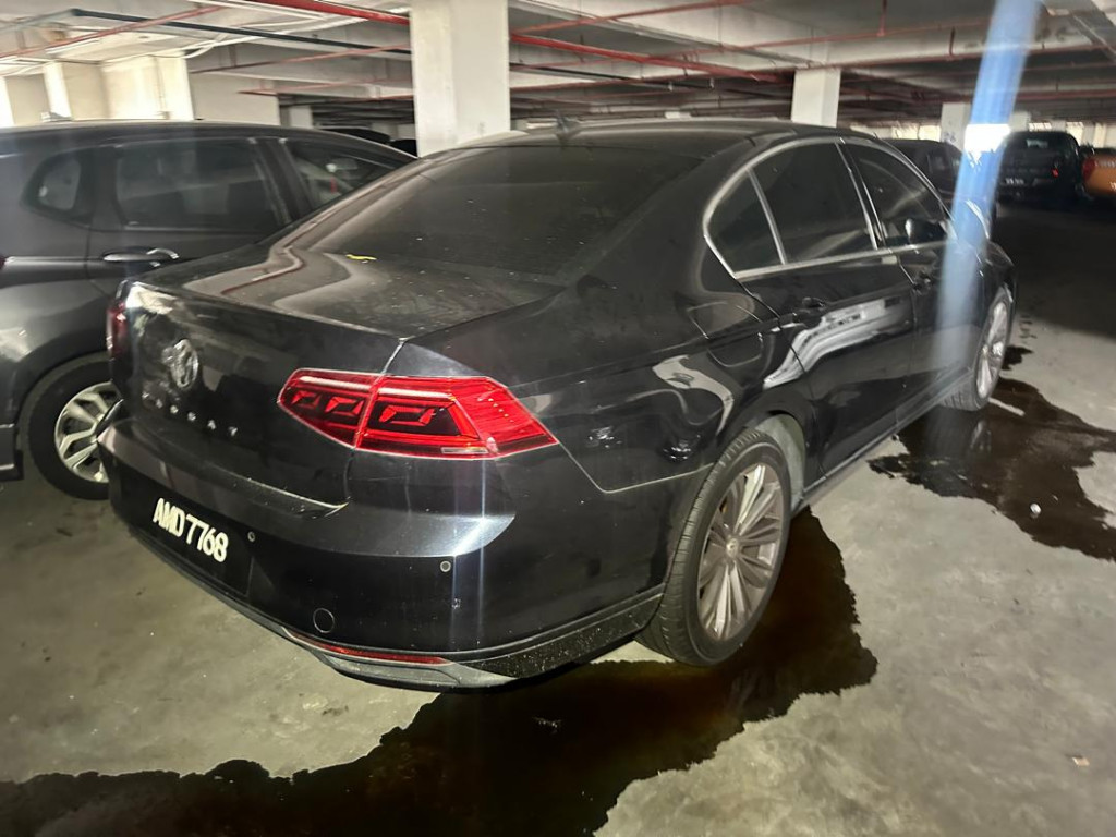 VOLKSWAGEN PASSAT 2.0 ELEGANCE