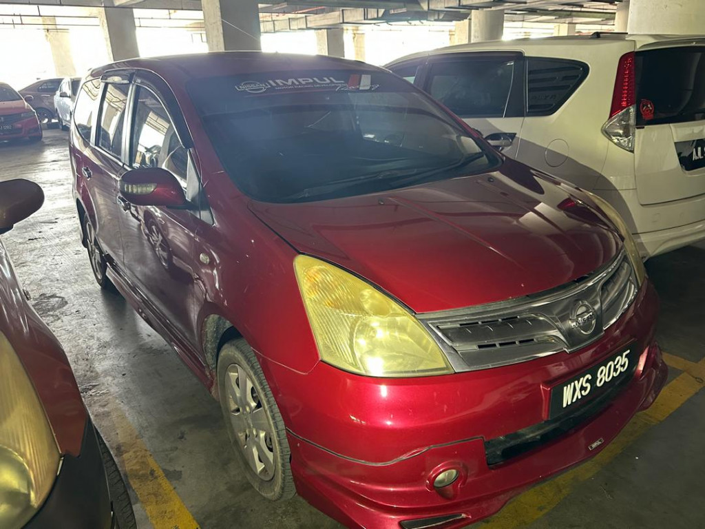 NISSAN GRAND LIVINA 1.8 (A)