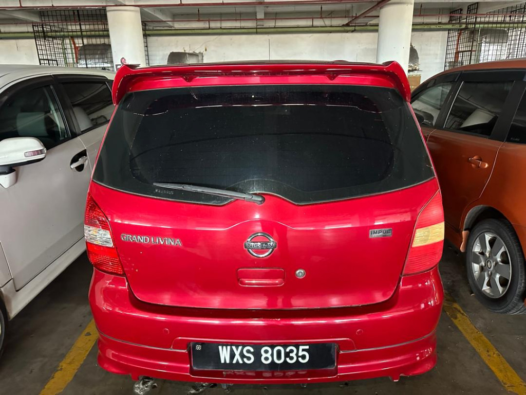 NISSAN GRAND LIVINA 1.8 (A)