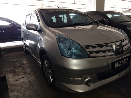 NISSAN GRAND LIVINA 1.8 (A)