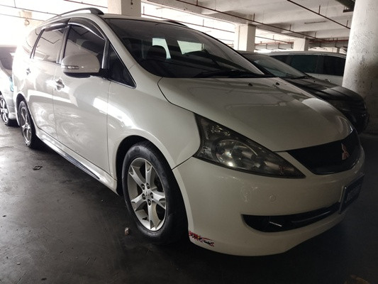 MITSUBISHI GRANDIS 2.4 (A)