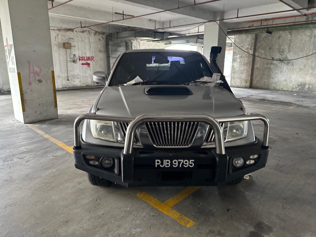 NISSAN NAVARA 2.5 (A) DCAB