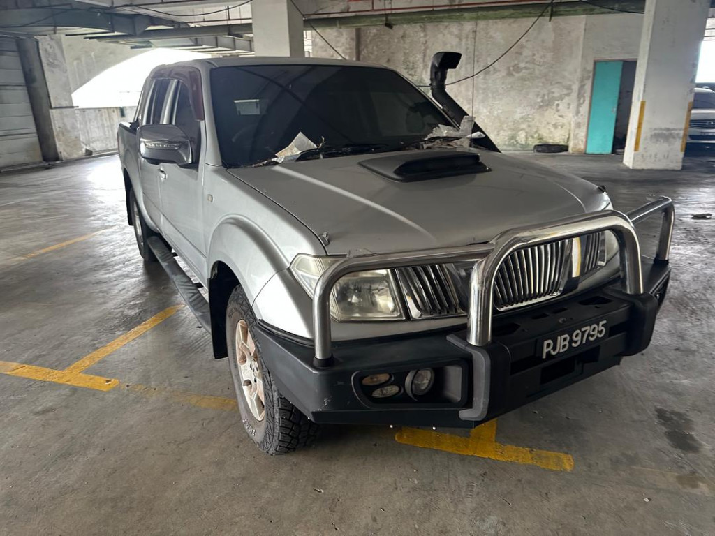 NISSAN NAVARA 2.5 (A) DCAB