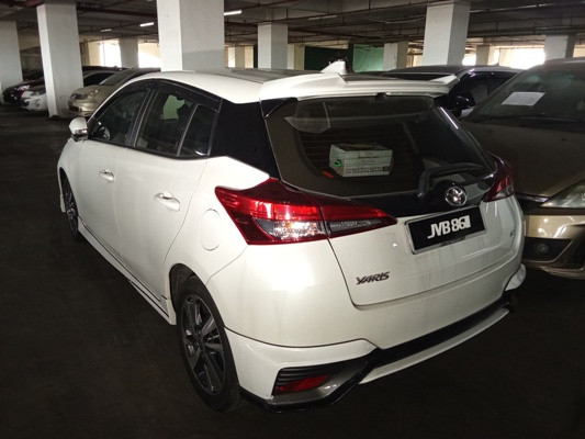 TOYOTA YARIS 1.5 E (AT)