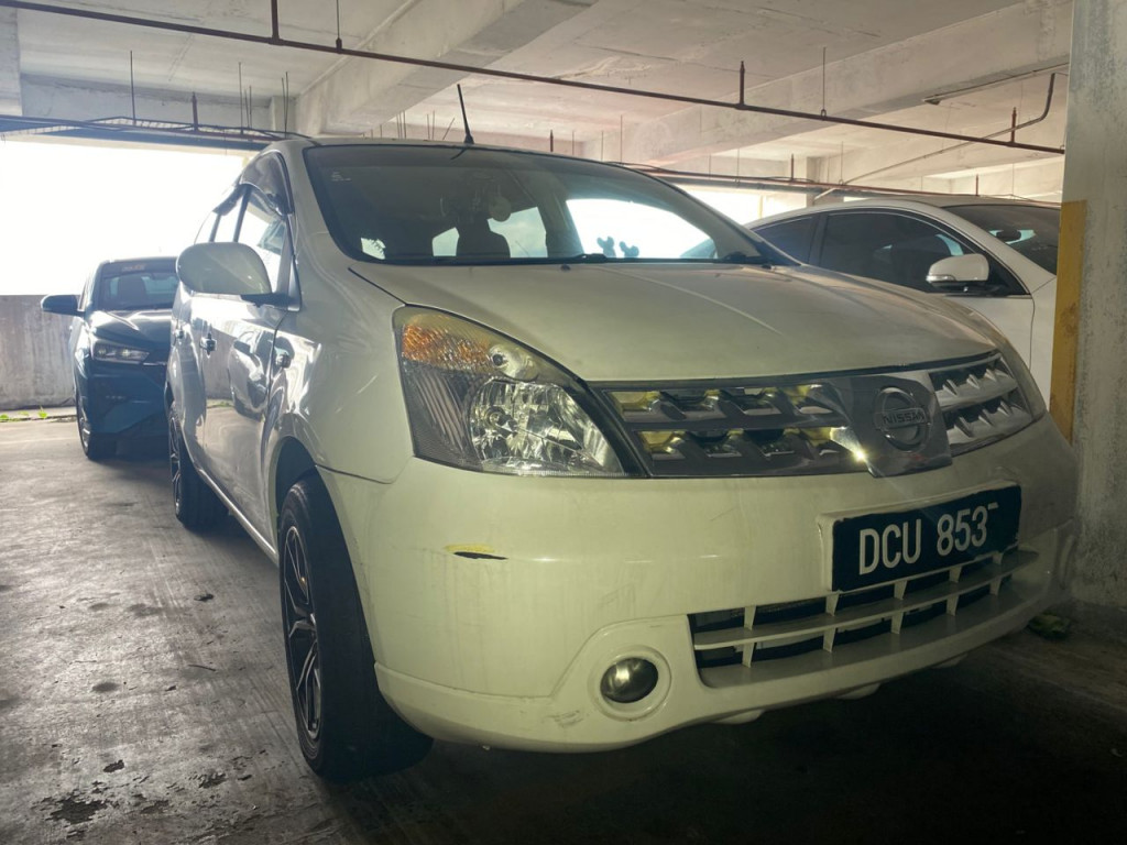 NISSAN - GRAND Luxury (A) 1.8i