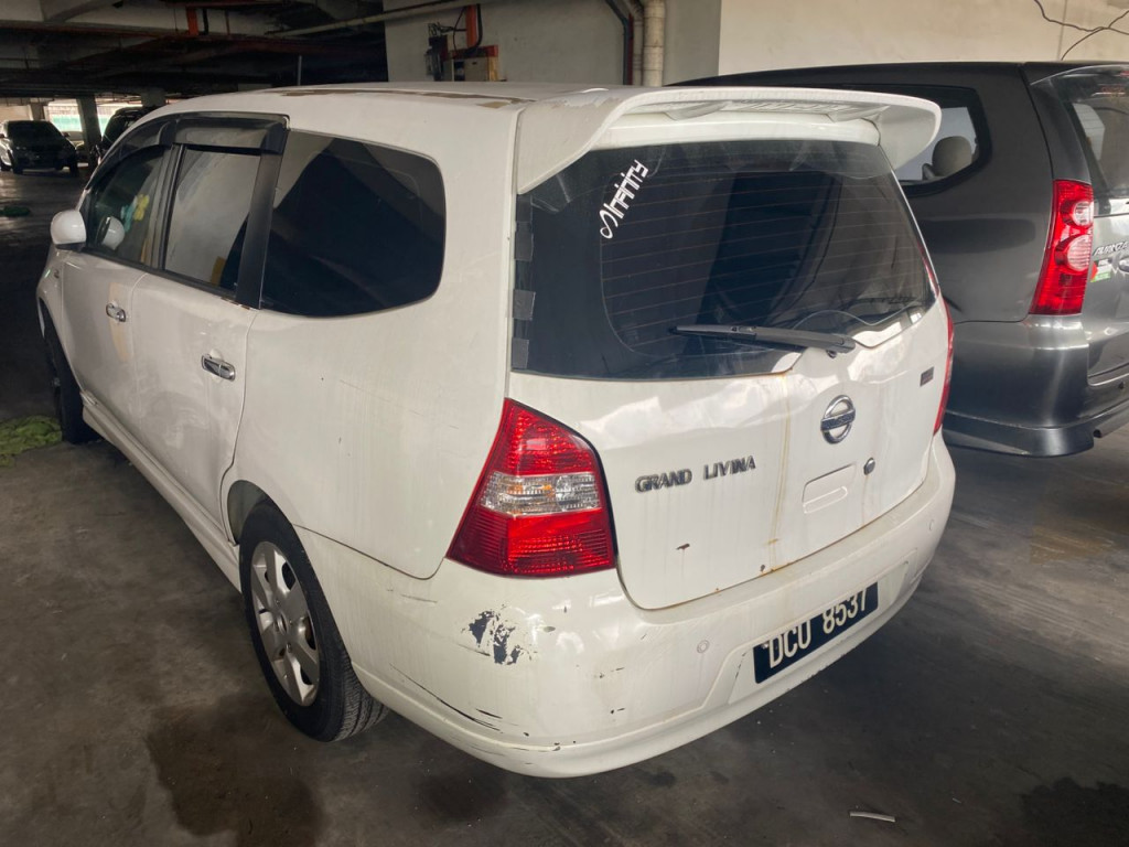 NISSAN - GRAND Luxury (A) 1.8i