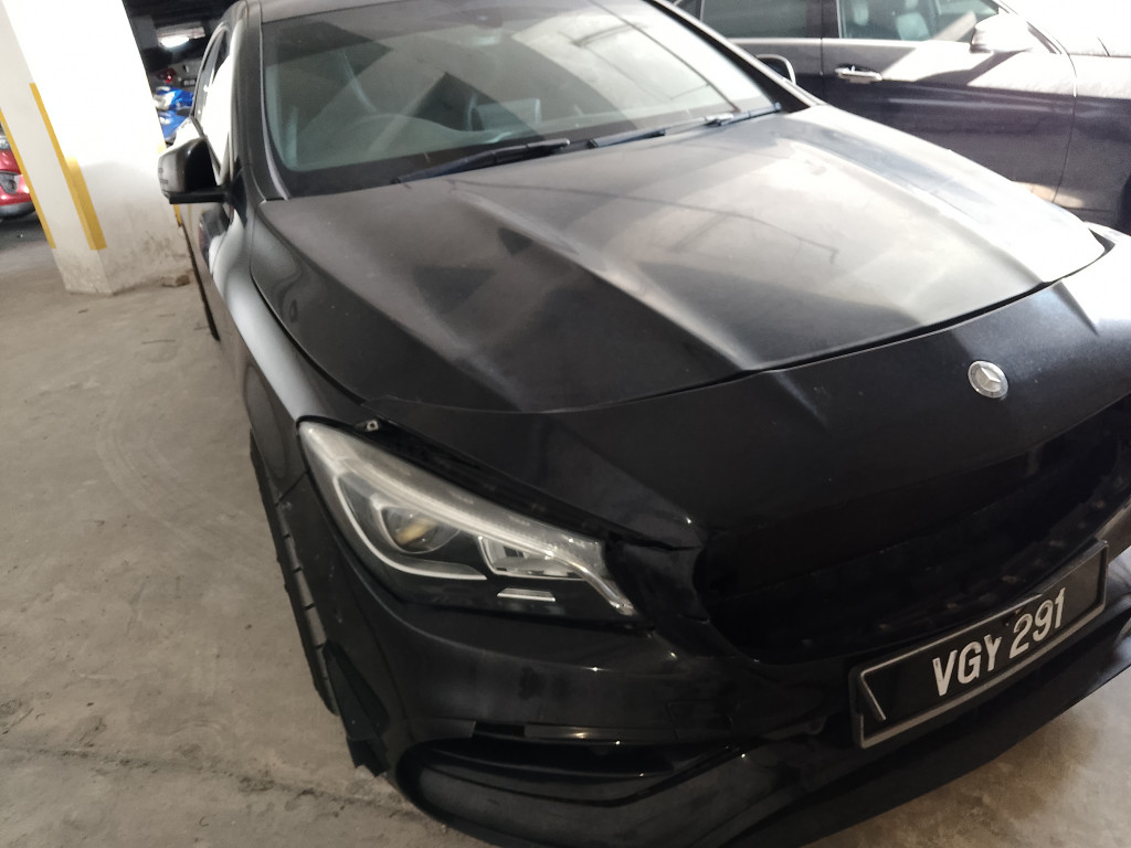 MERCEDES BENZ - CLA200