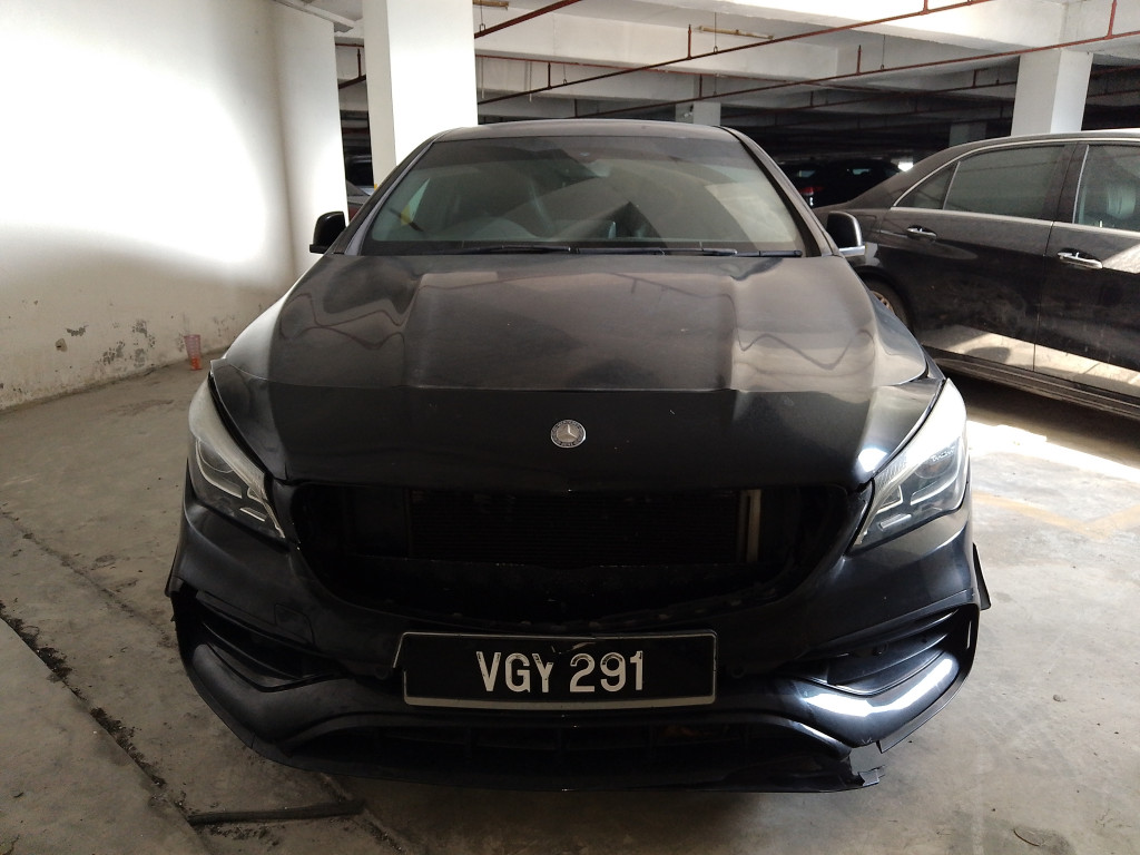 MERCEDES BENZ - CLA200