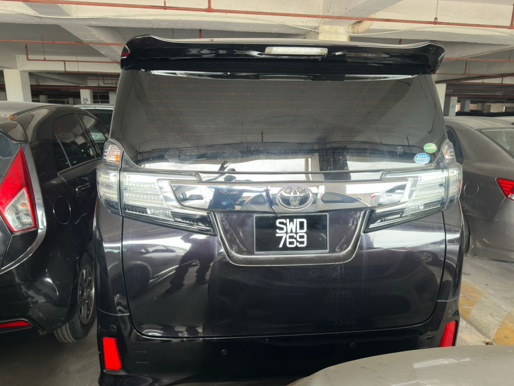 TOYOTA - VELLFIRE 2.5 Z G Edition