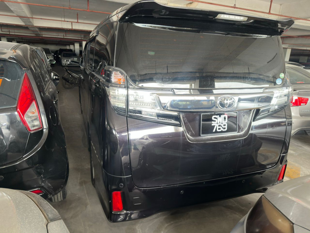 TOYOTA - VELLFIRE 2.5 Z G Edition